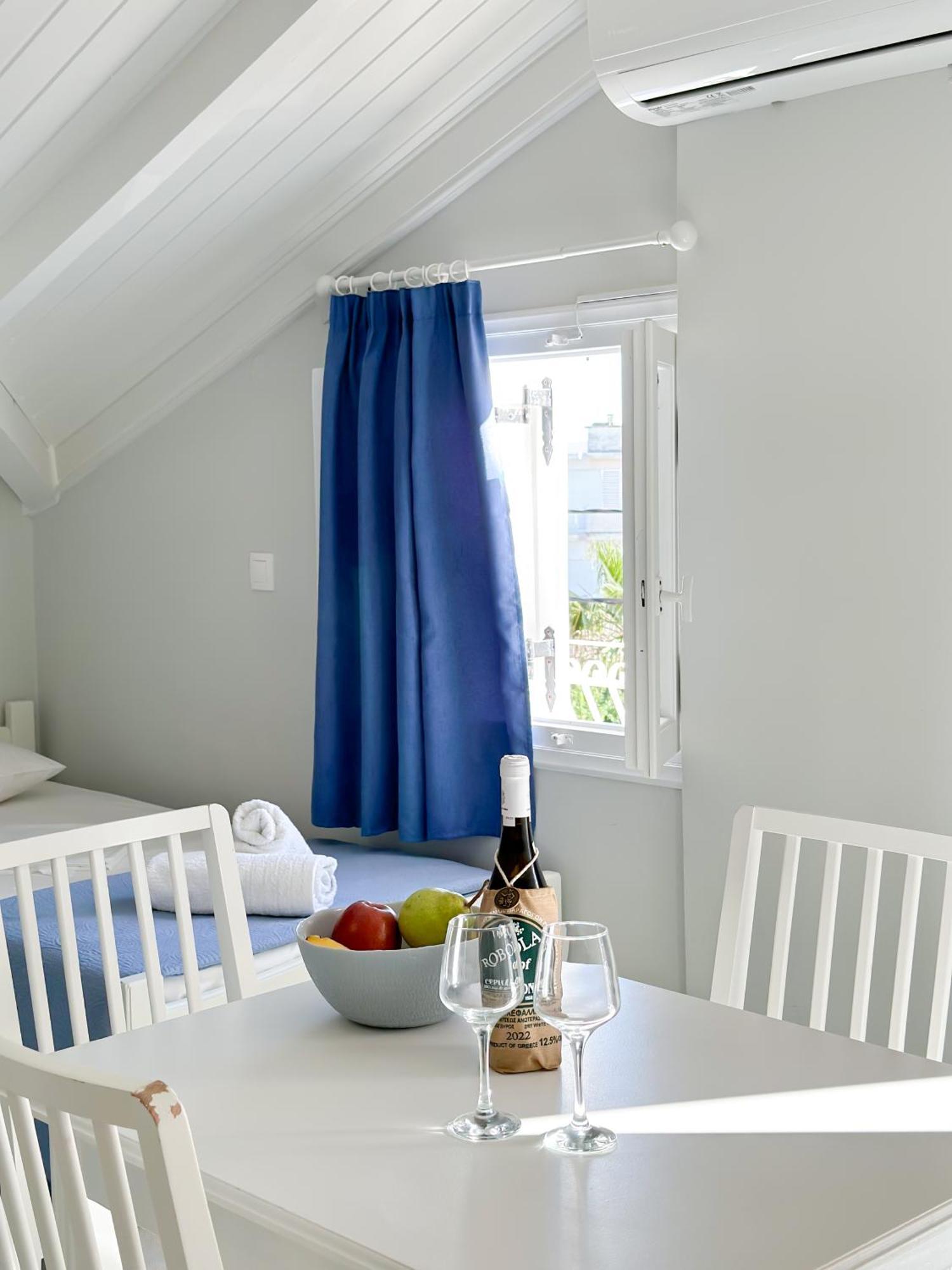 Venus Rooms Katelios Luaran gambar